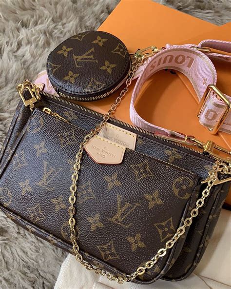 sacchetto louis vuitton natale|Louis Vuitton multi pochette accessories.